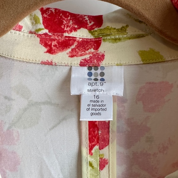 Apt. 9 Cream and Red Floral Blazer - Picture 2 of 11